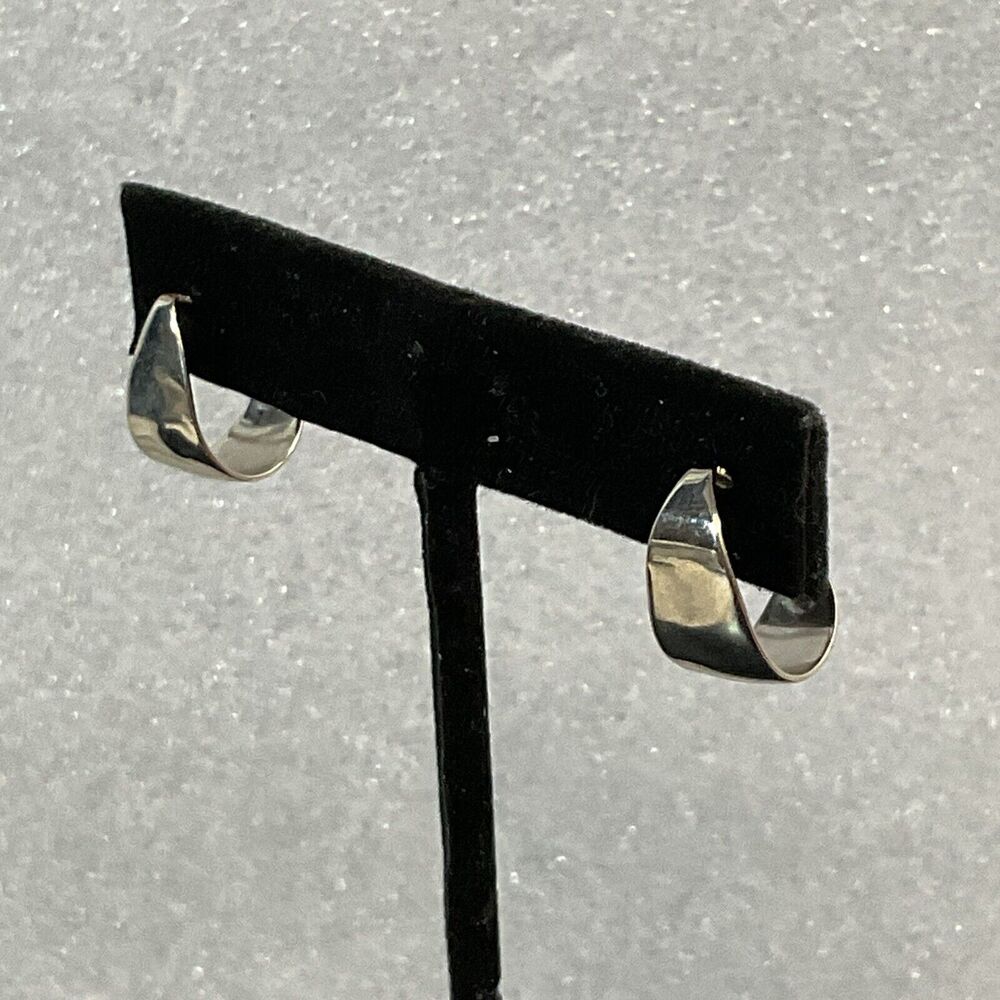 Silver Tone Snap Clip On Fashionable Earrings GnuFashion